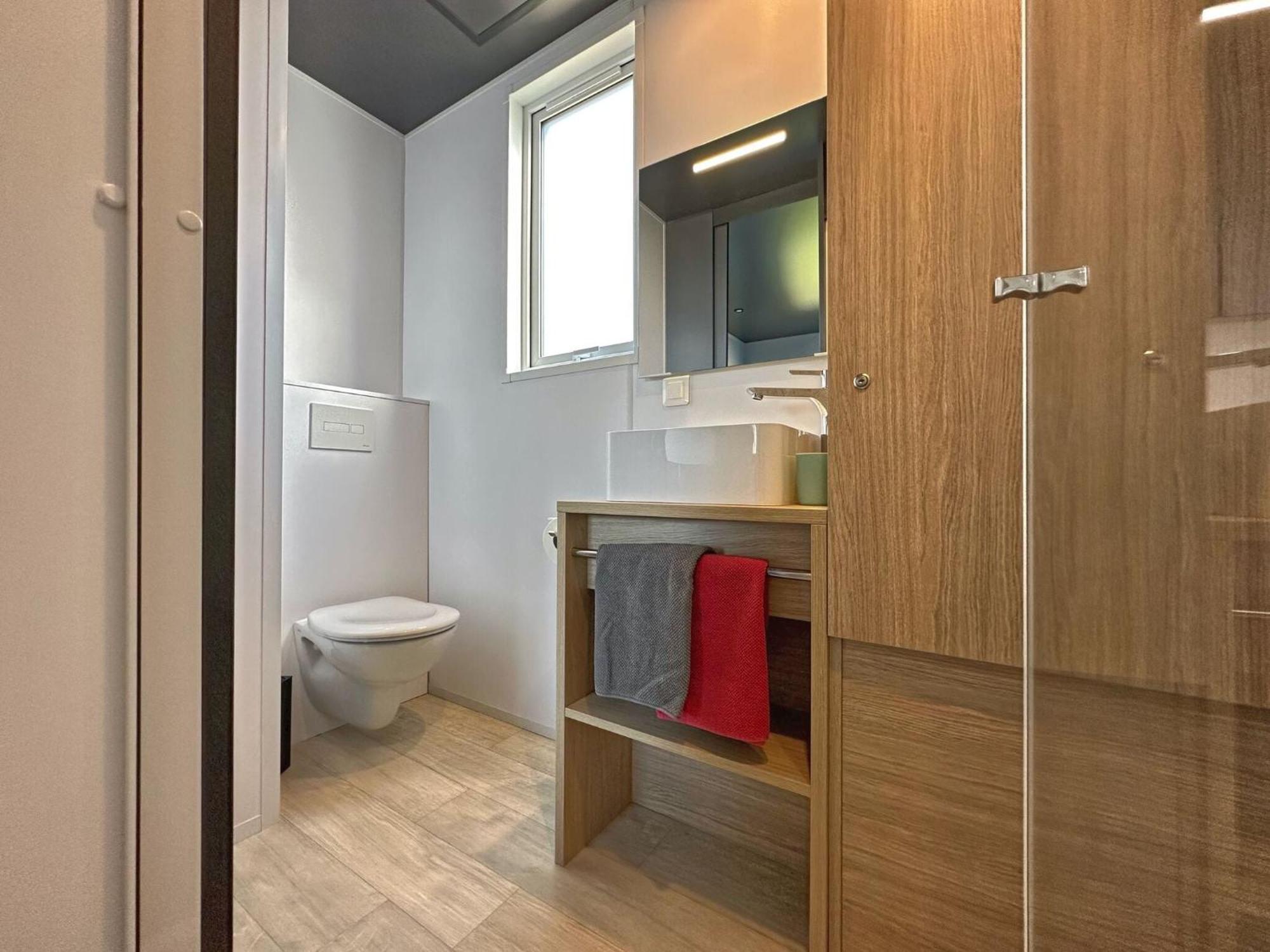 Feriendorf Seeblick - Tinyhouse Direkt Am See Нойнбург форм Валд Екстериор снимка