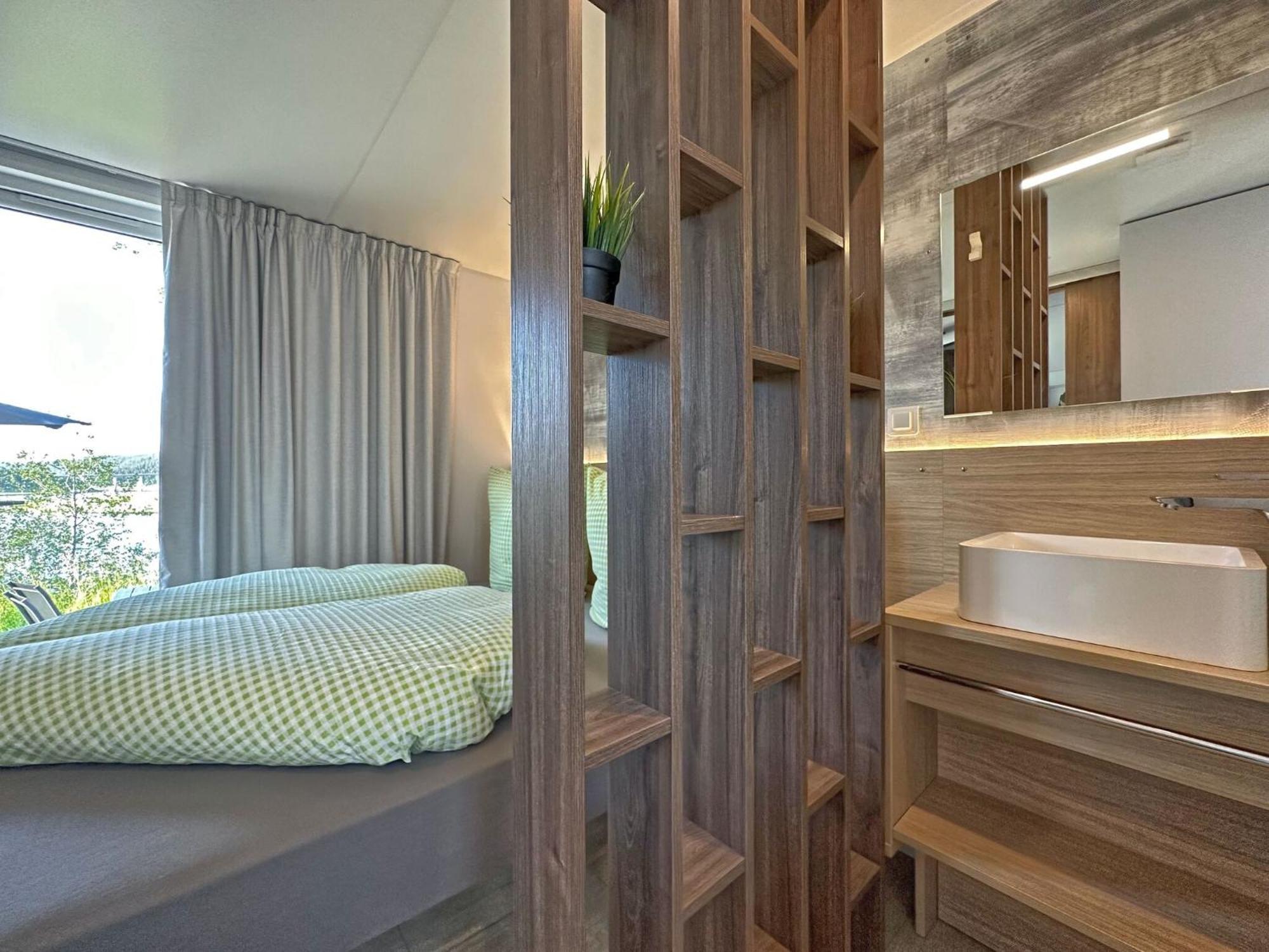 Feriendorf Seeblick - Tinyhouse Direkt Am See Нойнбург форм Валд Екстериор снимка